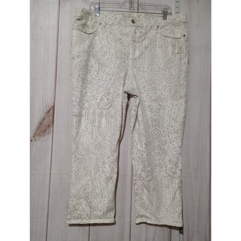 Chicos So Lifting Crop Pants Womens 3 Beige White Stretch Paisley Print Casual